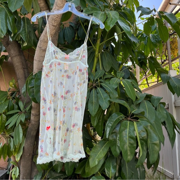 Y2K Victoria’s Secret floral sheer light green sheer  slip! - Picture 3 of 8